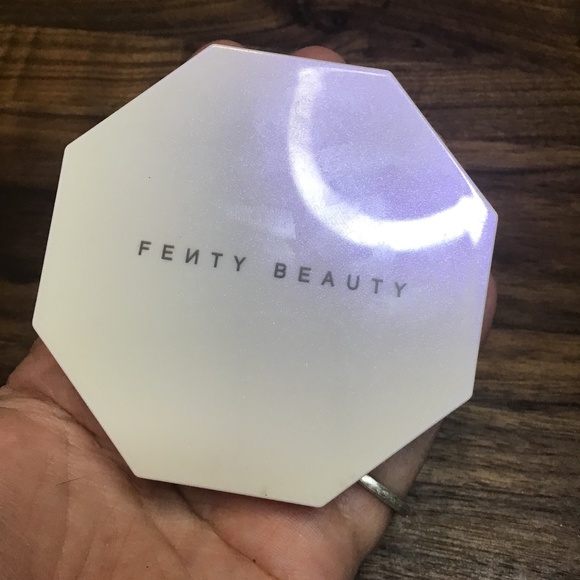 Fenty beauty by Rihanna highlighter in metal moon - Picture 1 of 10